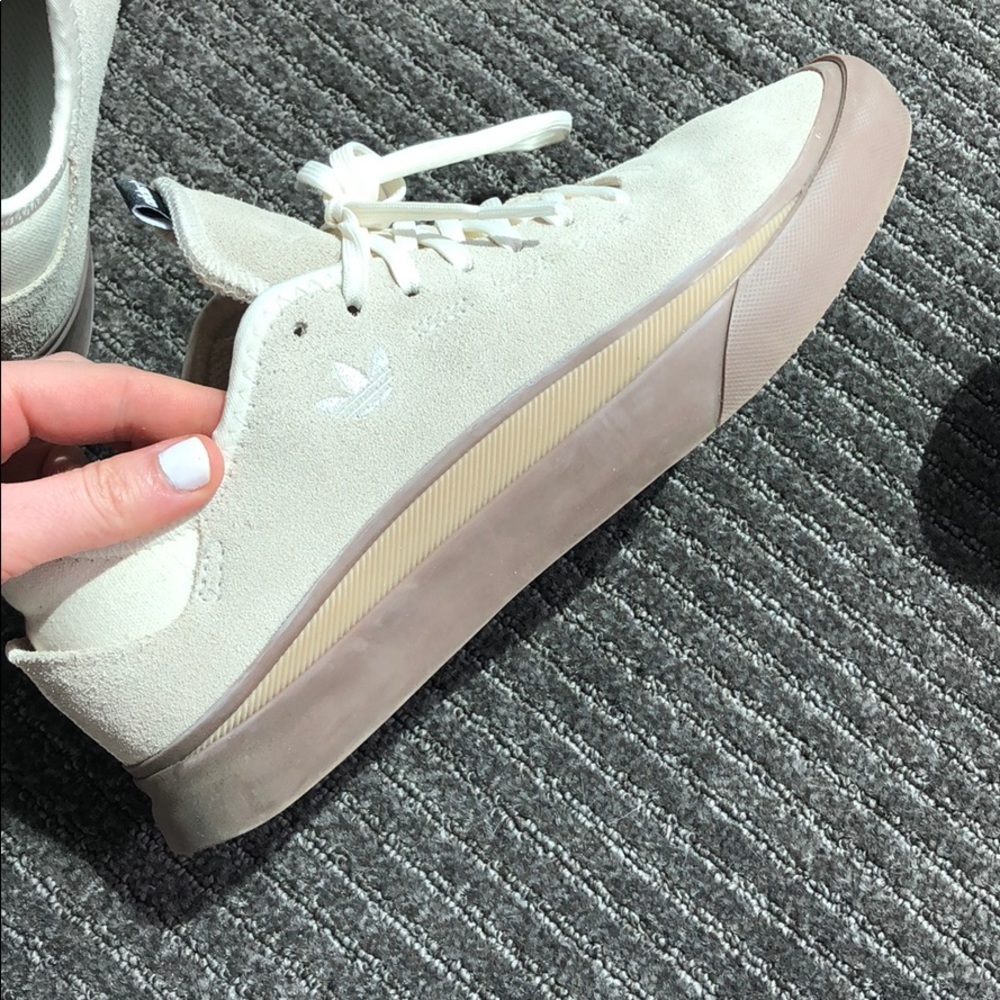 adidas Skateboarding tan sabalo